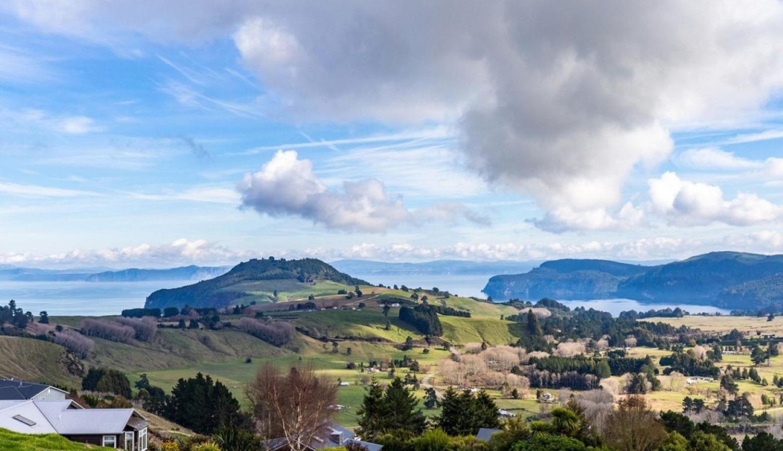 Scenic Solitude - Wake Up To Lake And Mountain Views! Taupo Luaran gambar