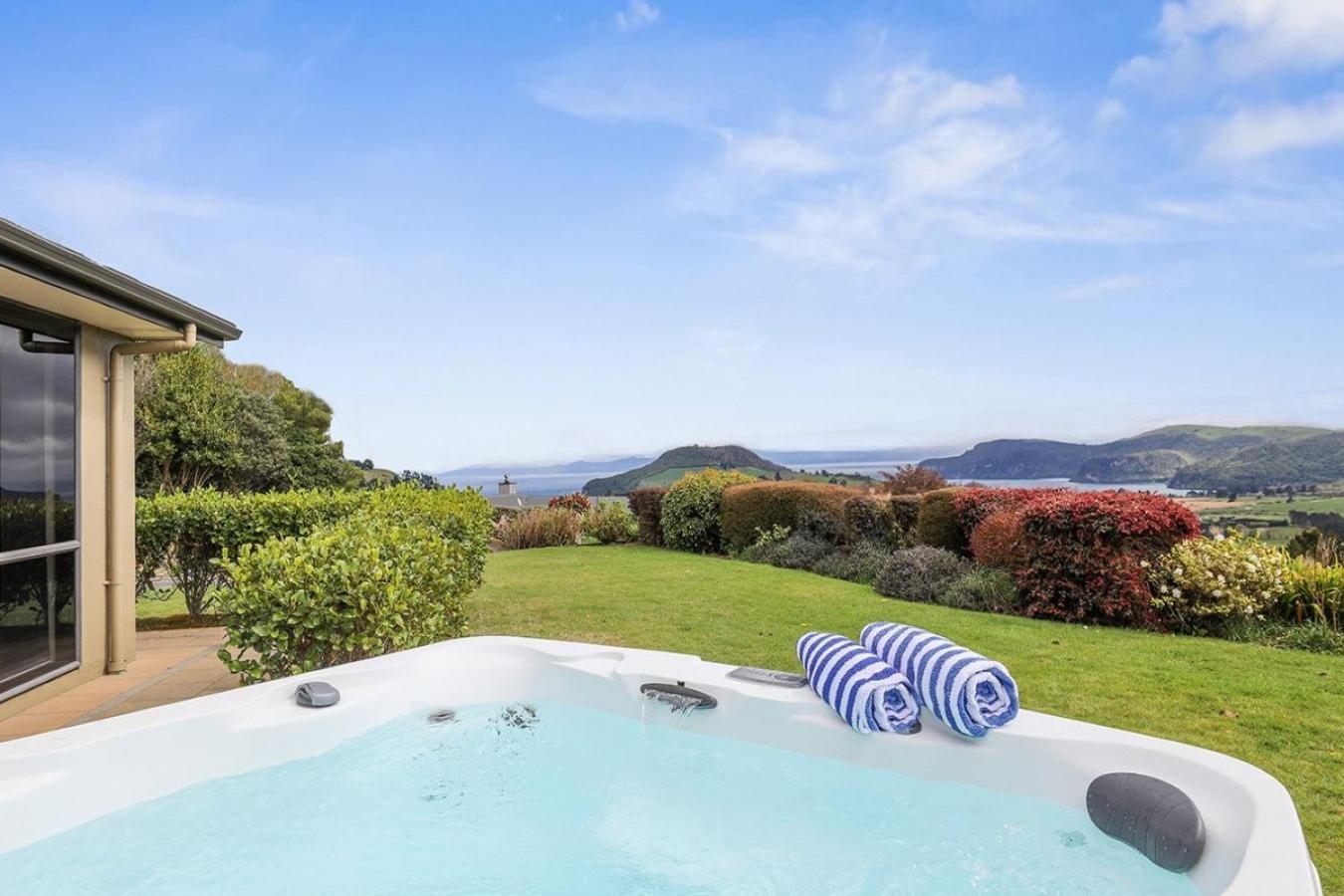 Scenic Solitude - Wake Up To Lake And Mountain Views! Taupo Luaran gambar